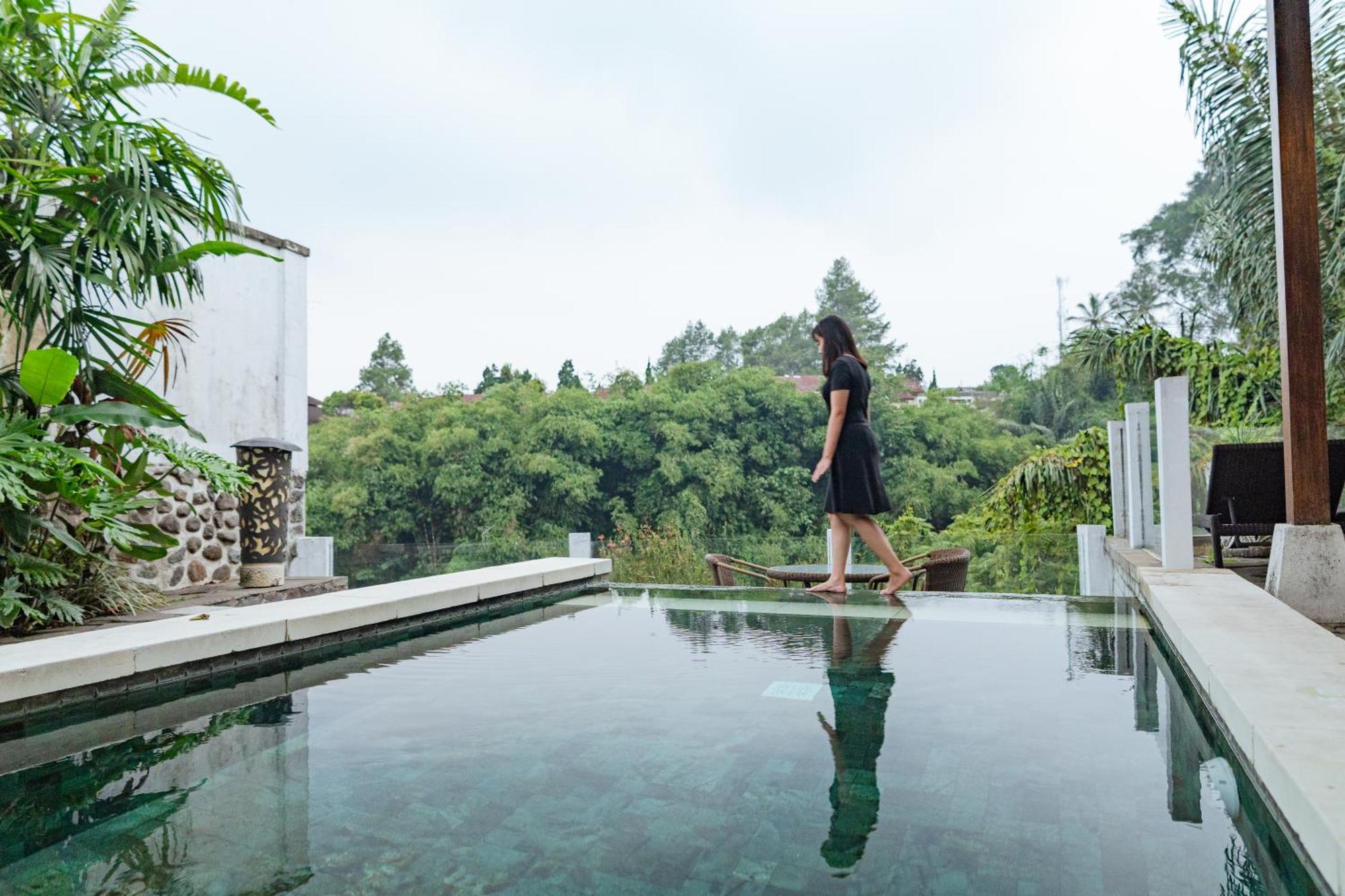 โนวุส คีรี รีสอร์ตแอนด์สปา Hotel ปุนจัก ภายนอก รูปภาพ